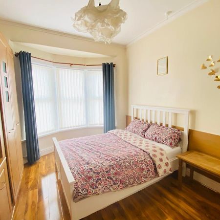 Entire 4 Bedroom House - Ev Point & Free Parking Liverpool Exterior photo
