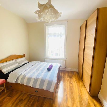 Entire 4 Bedroom House - Ev Point & Free Parking Liverpool Exterior photo