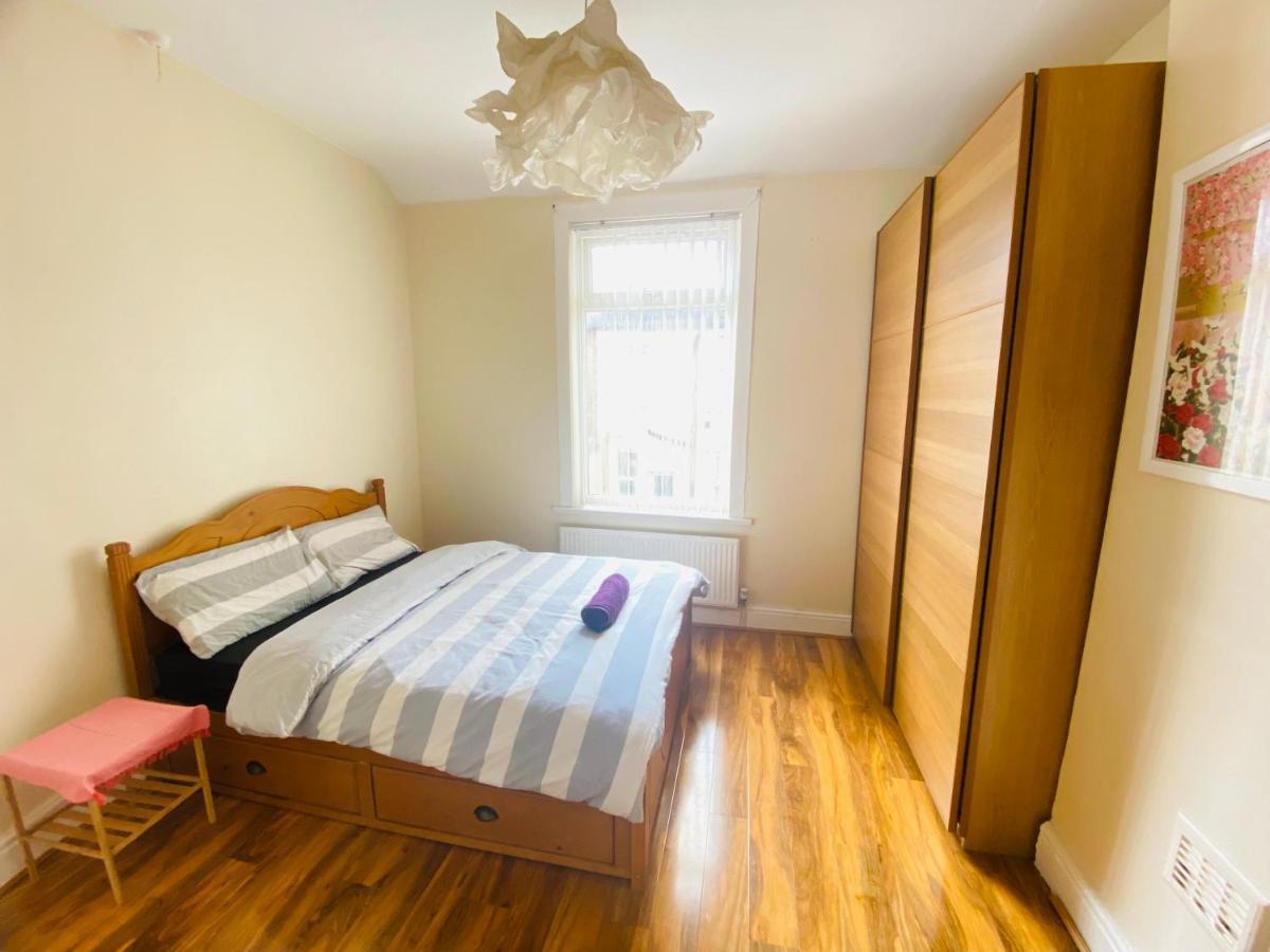 Entire 4 Bedroom House - Ev Point & Free Parking Liverpool Exterior photo